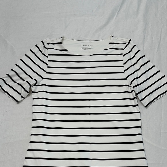 Tahari Monochrome Striped Short Sleeve Top - Picture 1 of 2